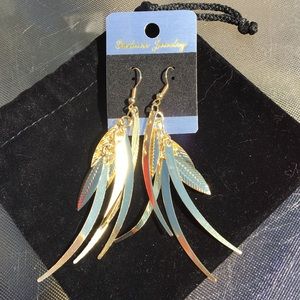 🛍 Gold Tone Leaf Spike Dangle Earrings